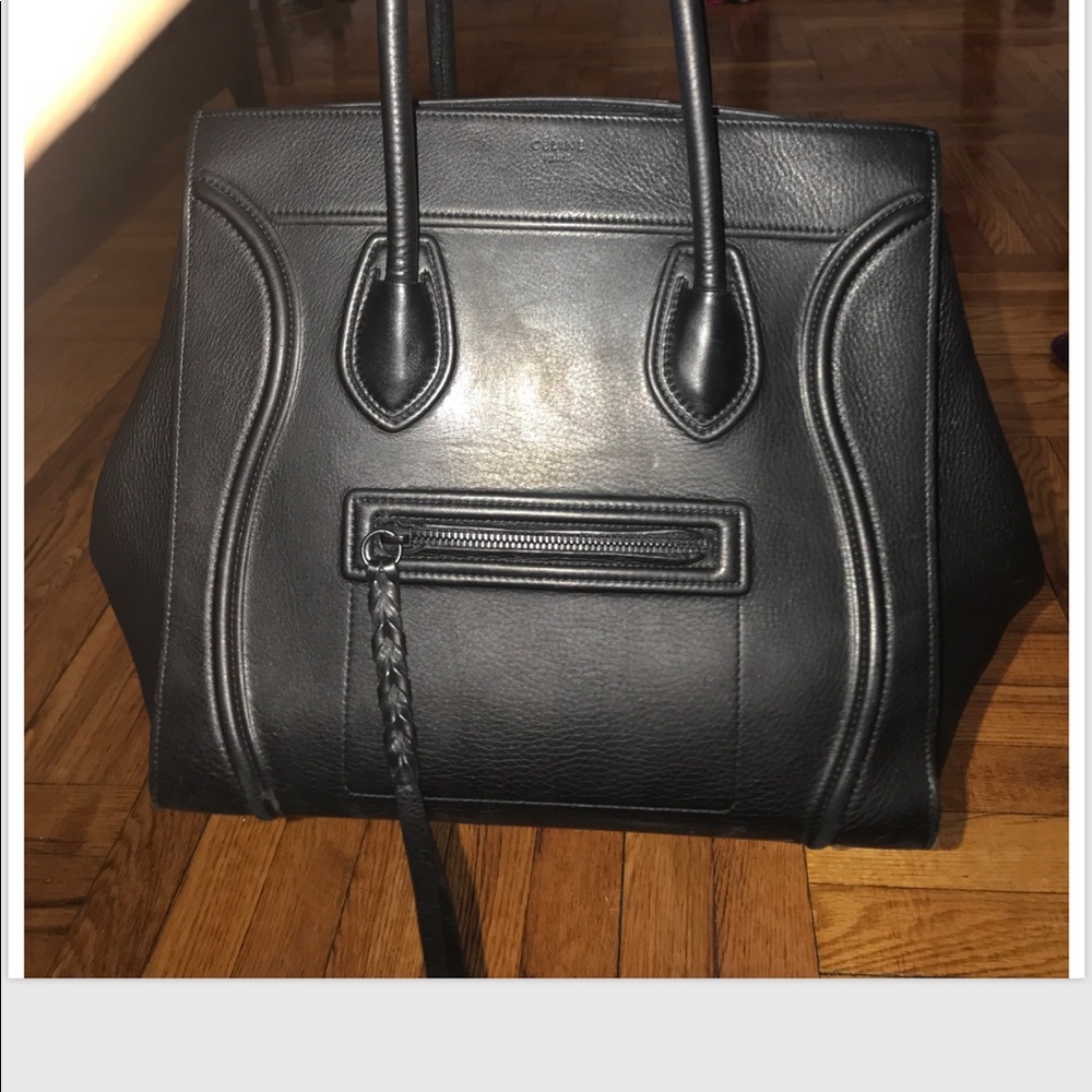 Luggage phantom medium